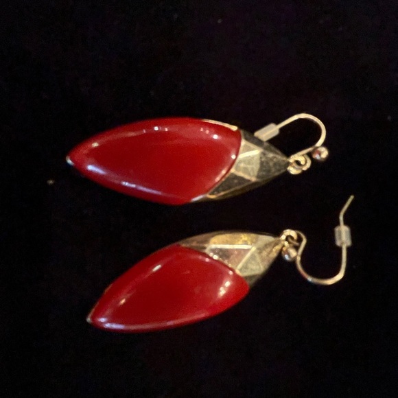 Red earrings - Picture 2 of 2
